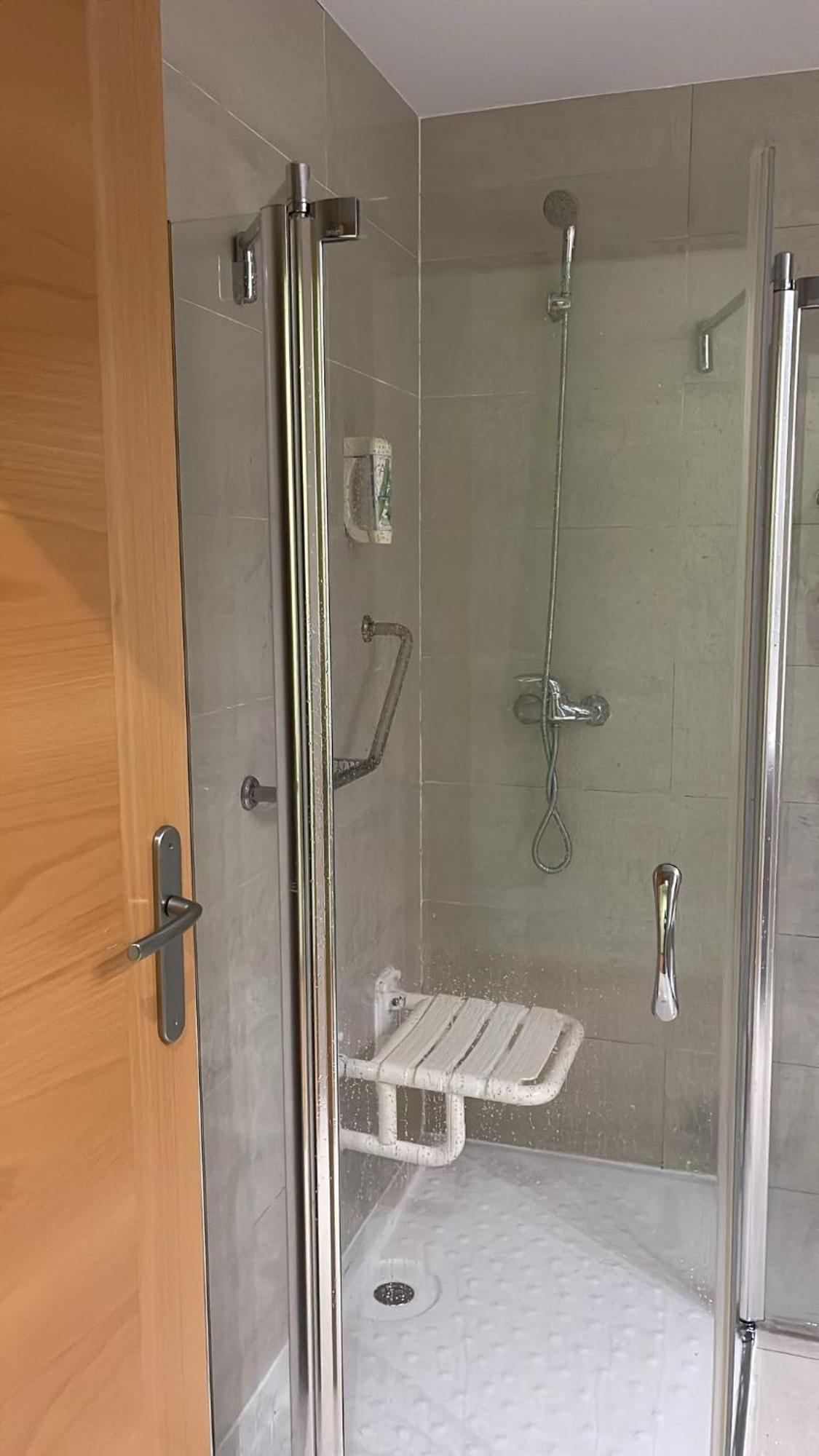 Hotel 4C Puerta Europa Madrid Buitenkant foto